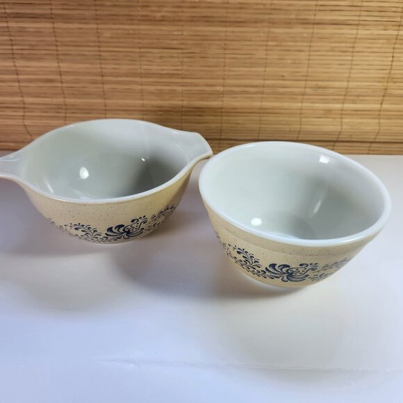 Pyrex Bowls Homestead Pattern Cinderella 750 ml and Stacking Bowl 750 ml - Picture 2 of 11